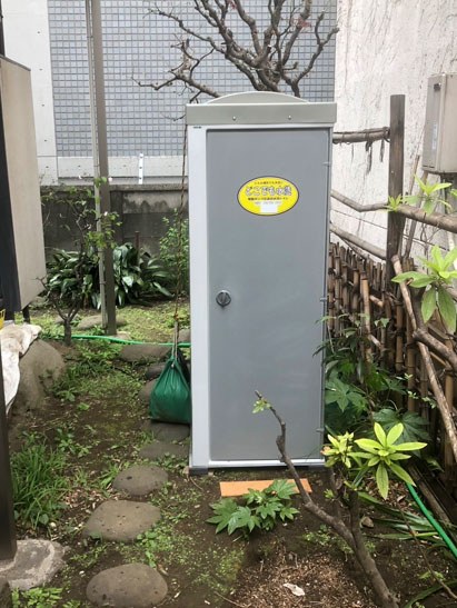 仮設トイレ設置の様子2 | 仮設トイレ | 製品案内 | 株式会社鏑矢